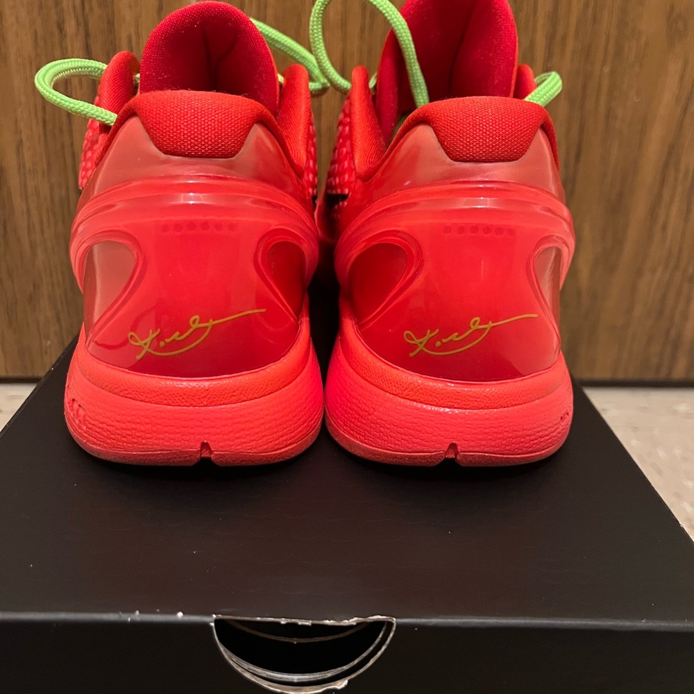 Nike Kobe Reverse Grinch - Picture 6 of 15